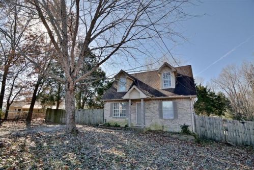 720 Anita Ct, Clarksville, TN 37042-7152