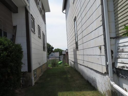 2706 Grandview Ave, Mckeesport PA  15132-7832 exterior