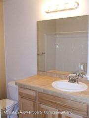640 Glengarry Pl, Bend OR  97702-1694 exterior