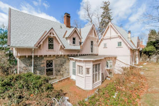 9 Strawberry Ln, Irvington On Hudson, NY 10533-1320