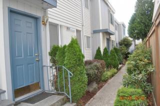 10555 Midvale Ave, Seattle, WA 98133-8909