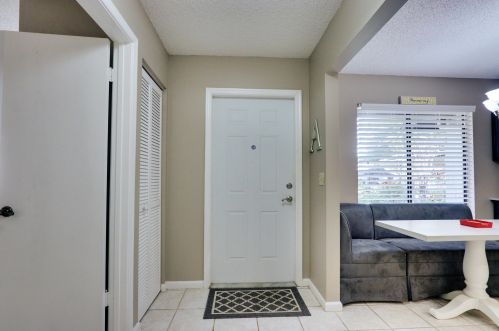 10082 Shadywood Pl, Boynton Beach, FL 33437-1365