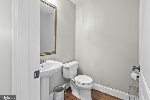 590 Abbey Ct, Blue Bell PA  19422-1303 exterior