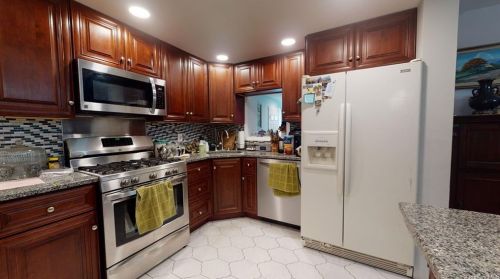 1687 Lenox St, Floral Park, NY 11003-4448