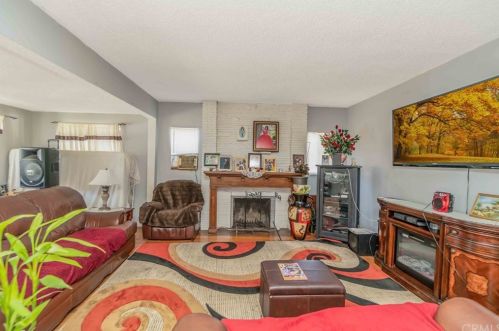 129 69th Way, Long Beach CA  90805-1237 exterior