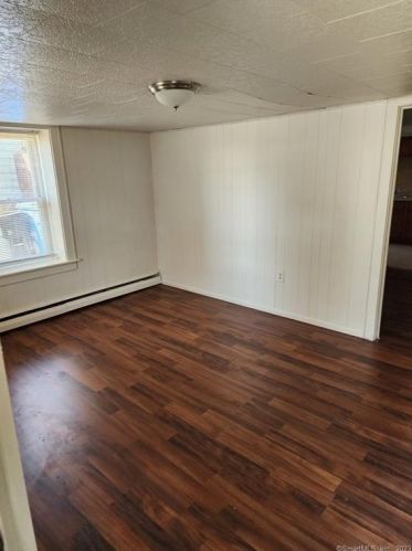 140 Bradley Ave, Waterbury CT  06708-4540 exterior