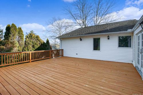 80 Donnybrook Rd, Scarsdale NY  10583-6704 exterior