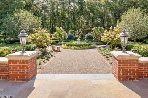 80 Mountaintop Rd, Bernardsville, NJ 07924-1122