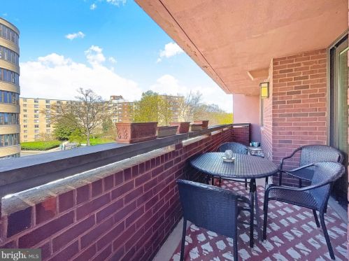 4444 Connecticut Ave, Washington DC  20008-2318 exterior