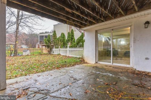 13732 Moccasin Ct, Woodbridge VA  22193-4422 exterior