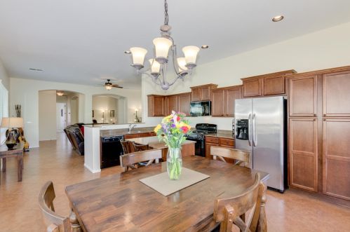 8704 Ivy St, Mesa, AZ 85207-4011
