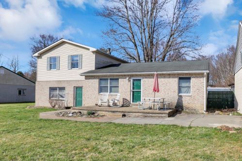 5225 Deeds Rd, Pataskala, OH 43062-8418
