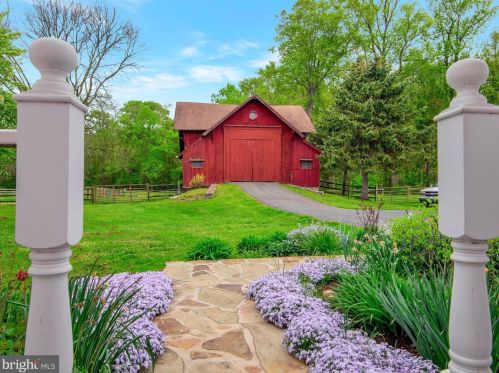 251 Bancroft Rd, Kennett Sq PA  19348-2292 exterior