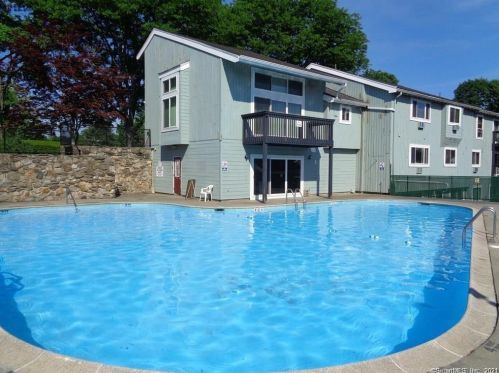567 Glendale Ave, Bridgeport CT  06606-6010 exterior