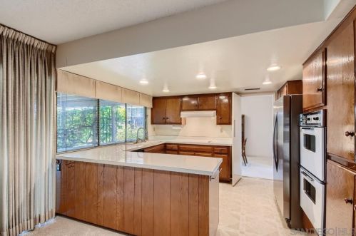 6718 Casselberry Way, San Diego CA  92119-2203 exterior