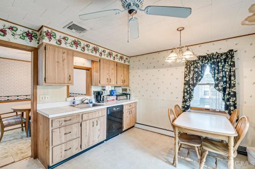 984 Maltby Ave, South Plainfield NJ  07080-2216 exterior