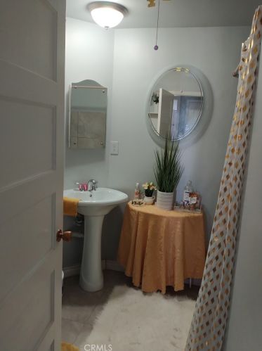 16781 Tracy St, Victorville CA  92395-3807 exterior