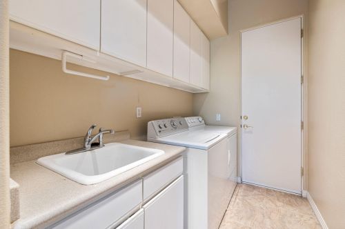 2 King Edward Ct, Rancho Mirage CA  92270-1621 exterior