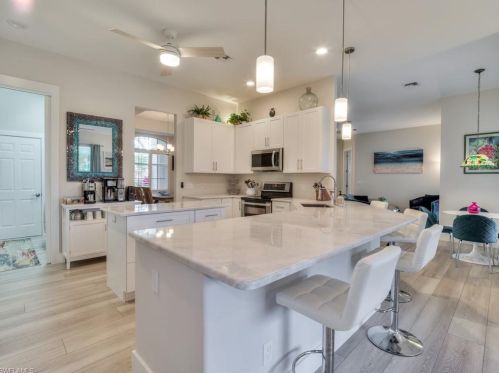 162 Palmetto Dunes Cir, Naples FL  34113-7554 exterior