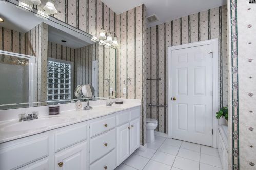 140 Clubhouse Dr, Cayce-West Columbia SC 29172-2584 exterior