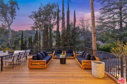 328 Poquito Ln, Topanga CA  90290-3547 exterior