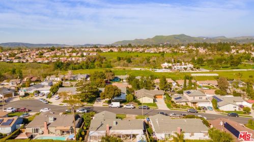 840 Moffatt Cir, Simi Valley CA  93065-5633 exterior