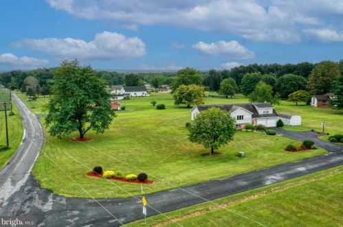 10 Mary Dr, Schubert, PA 19507-8926