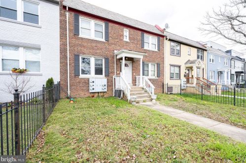 1717 Trinidad Ave, Washington, DC 20002-7852