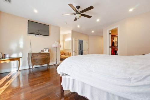 4946 Haskell Ave, Van Nuys CA 91436-1540 exterior