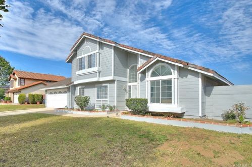 751 Larch Ave, Rialto CA  92376-4751 exterior