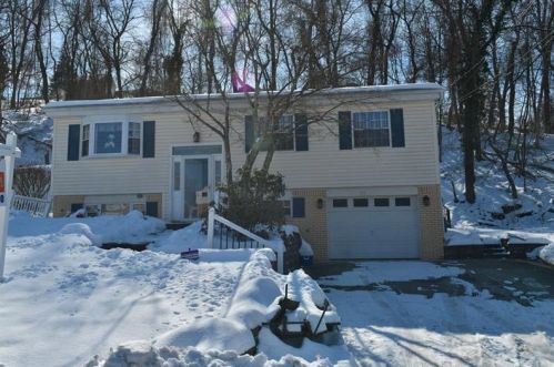 153 Fox Chase Dr, Verona, PA 15147-2805