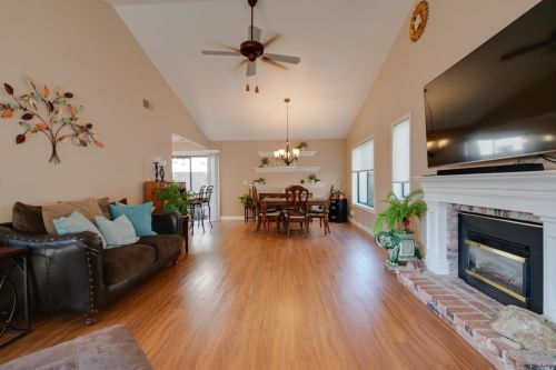 427 Myrtle Ct, Benicia CA  94510-1451 exterior