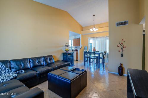 4044 Carson Rd, Phoenix, AZ 85042-6395