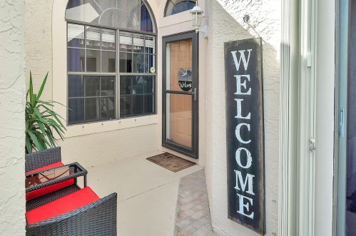 10992 Stafford Cir, Boynton Beach, FL 33436-4844