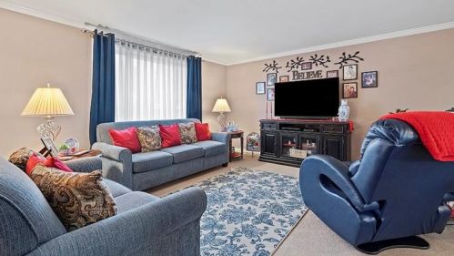 313 Meadow Dr, Cranberry Township, PA 16066-4055