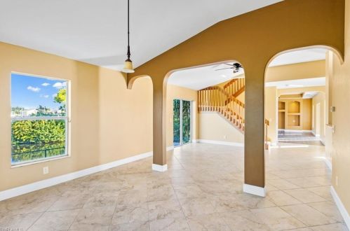 1721 12th St, Cape Coral, FL 33909-1725