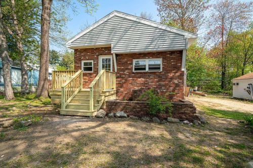 3 Margaret Ave, Raymond NH  03077-2052 exterior