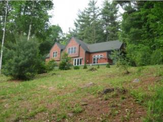 36 Shooters Hill Ln, Temple, NH 03084-4142