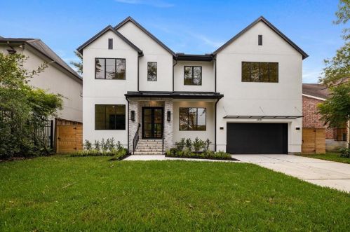 4518 Maple St, Bellaire, TX 77401-5811
