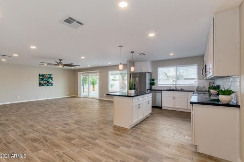 1524 Comstock Dr, Chandler AZ 85224-1855 exterior