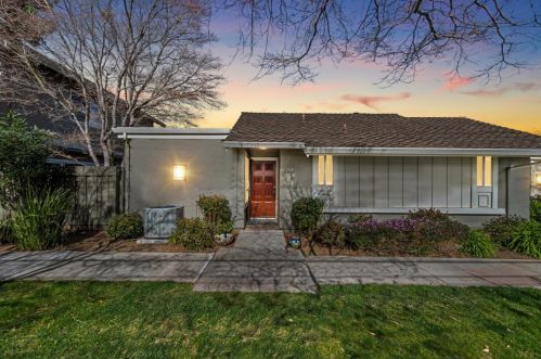 5696 Hollyleaf Ln, San Jose, CA 95118-3527