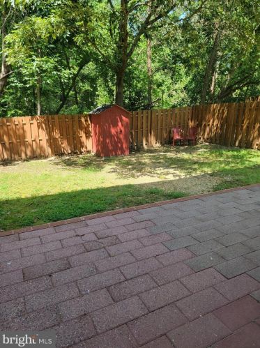 9914 Matti Hill Ct, Fredericksburg, VA 22408-9222