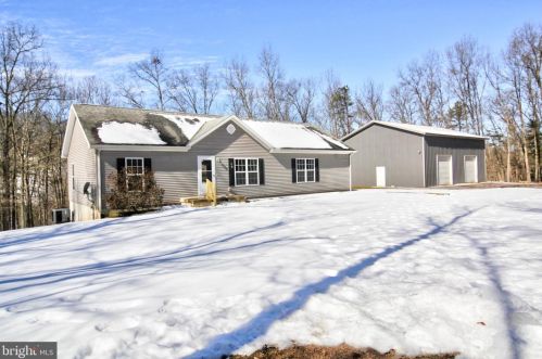 48 Coon Hollow Trl, Hedgesville, WV 25427-3940