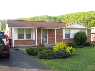 407 Ridgeway Dr, Yards, VA 24605-1629