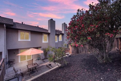 1718 Lindo St, Benicia CA  94510-2338 exterior