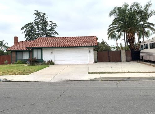 930 Ironwood Ave, Rialto, CA 92376-3880