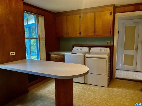 6417 Hillsboro Ln, Crozet VA  22932-3322 exterior