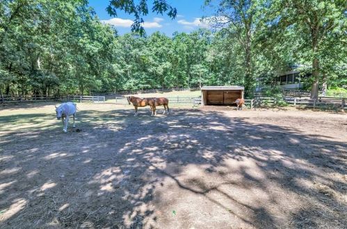 75 Honeysuckle Hill Ln, Bridgeport CT  06612-1145 exterior