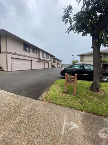 98-1759 Kaahumanu St, Aiea, HI 96701
