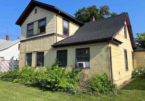 708 4th St, Mishawaka, IN 46544-2285